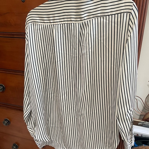 H&M Silky Collared White & Black Striped V-Neck Blouse/Button Down - Picture 3 of 8